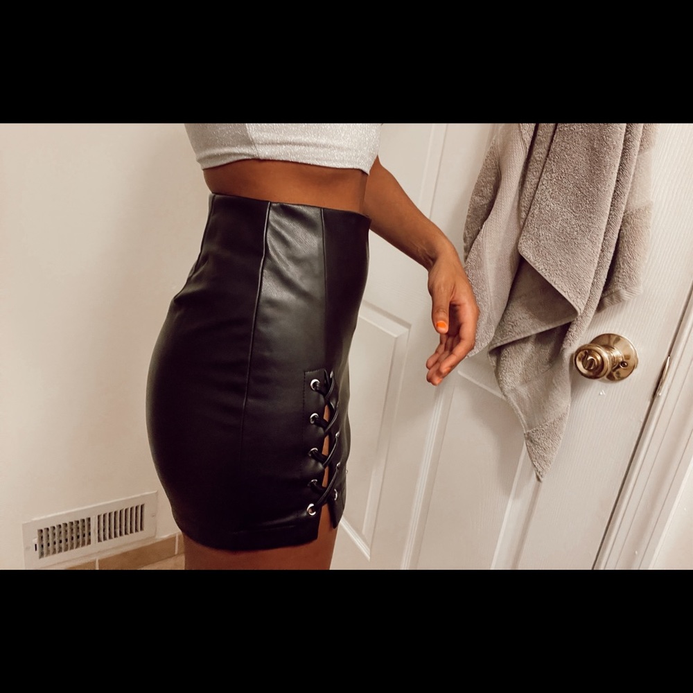 Forever 21 faux leather skirt